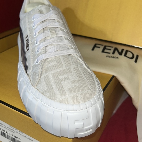 Fendi sneakers - Picture 3 of 8